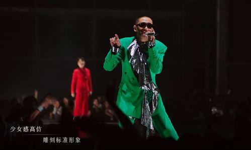 爆料舞台梁龙视频大全,揭秘爆料视频中的精彩瞬间