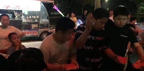 网红吃瓜群众视频,揭秘热门事件背后的真相与笑料