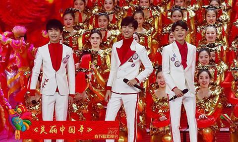 春晚演员爆料最新消息,揭秘幕后精彩瞬间与幕后故事